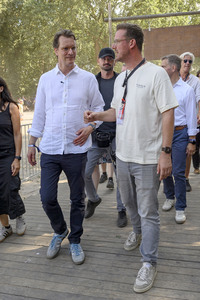 Hendrick Wüst besucht das Parookaville in Weeze