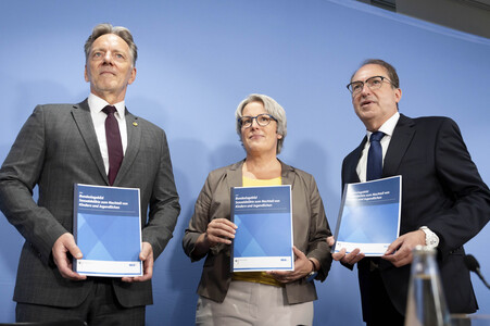 Bundespressekonferenz 'Bundeslagebild Sexualdelikte zum Nachteil von Kindern und Jugendlichen 2025' in Berlin