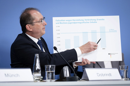 Bundespressekonferenz 'Bundeslagebild Sexualdelikte zum Nachteil von Kindern und Jugendlichen 2025' in Berlin