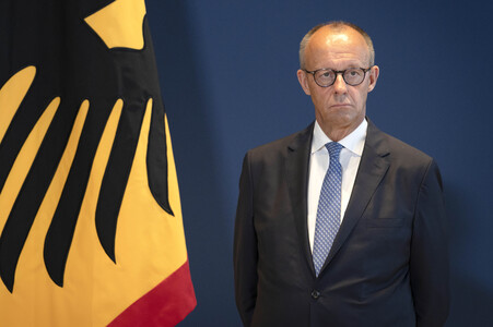 Aushändigung von Entlassungs- und Ernennungsurkunden durch den Bundespräsidenten in Berlin
