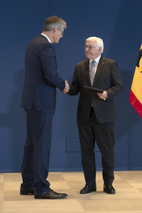 Aushändigung von Entlassungs- und Ernennungsurkunden durch den Bundespräsidenten in Berlin