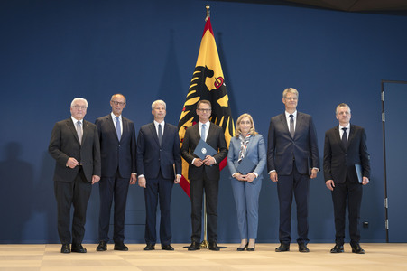 Aushändigung von Entlassungs- und Ernennungsurkunden durch den Bundespräsidenten in Berlin