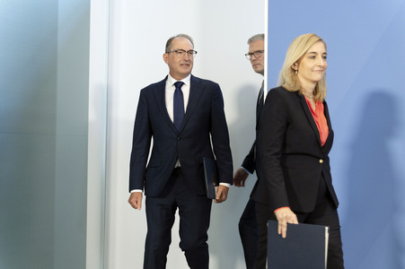 Pressekonferenz zur Reform des Rechts der Nachrichtendienste in Berlin