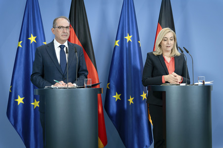 Pressekonferenz zur Reform des Rechts der Nachrichtendienste in Berlin