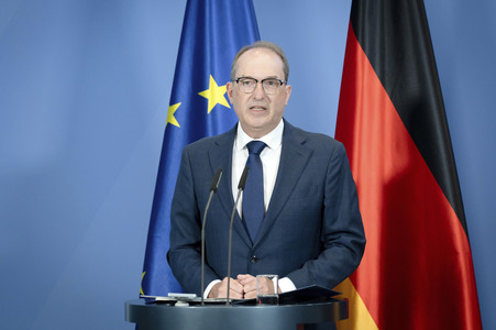 Pressekonferenz zur Reform des Rechts der Nachrichtendienste in Berlin