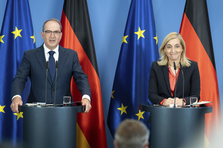 Pressekonferenz zur Reform des Rechts der Nachrichtendienste in Berlin