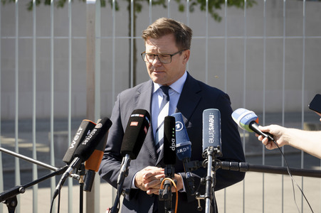 Pressestatement von Carsten Schneider nach Kabinettsitzung in Berlin