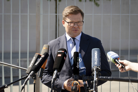 Pressestatement von Carsten Schneider nach Kabinettsitzung in Berlin