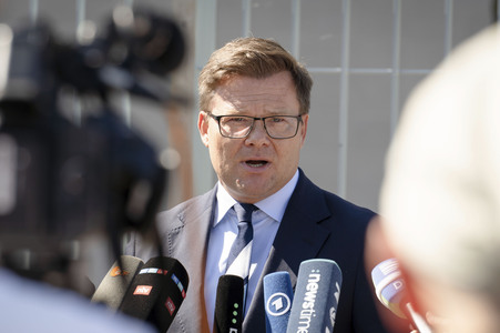 Pressestatement von Carsten Schneider nach Kabinettsitzung in Berlin