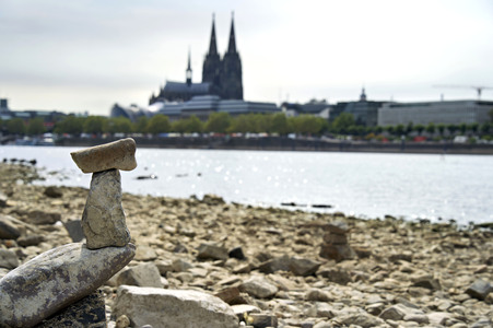 Niedrigwasser im Rhein in Köln
