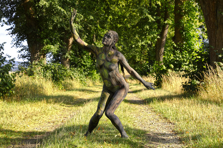 NATURE ART: Lindenallee / Linden Avenue Bodypainting