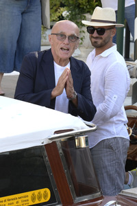 Abfahrt von Jack O'Connell und Danny Boyle vom Hotel Excelsior, Internationale Filmfestspiele von Venedig 2026