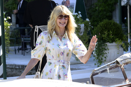 Abfahrt von Laura Dern vom Hotel Excelsior, Internationale Filmfestspiele von Venedig 2026