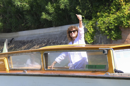 Abfahrt von Susan Sarandon vom Hotel Excelsior, Internationale Filmfestspiele von Venedig 2026