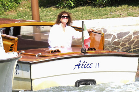 Abfahrt von Susan Sarandon vom Hotel Excelsior, Internationale Filmfestspiele von Venedig 2026
