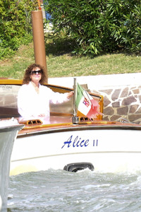 Abfahrt von Susan Sarandon vom Hotel Excelsior, Internationale Filmfestspiele von Venedig 2026