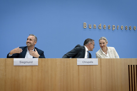 Bundespressekonferenz 'AfD - Auswirkungen der Landtagswahl in Sachsen-Anhalt auf die Bundespolitik' in Berlin