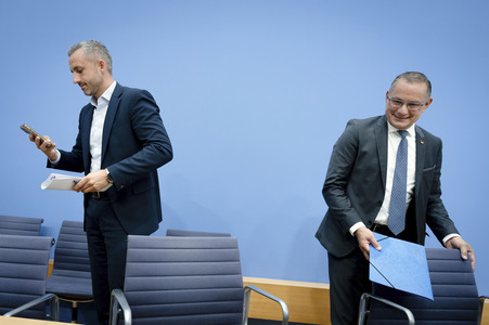Bundespressekonferenz 'AfD - Auswirkungen der Landtagswahl in Sachsen-Anhalt auf die Bundespolitik' in Berlin