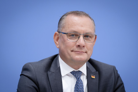Bundespressekonferenz 'AfD - Auswirkungen der Landtagswahl in Sachsen-Anhalt auf die Bundespolitik' in Berlin