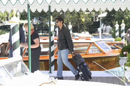 Abfahrt von Louis Garrel vom Hotel Excelsior, Internationale Filmfestspiele von Venedig 2026