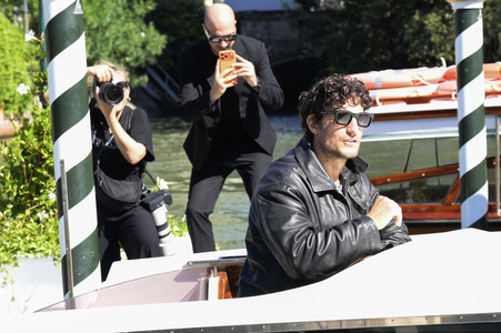 Abfahrt von Louis Garrel vom Hotel Excelsior, Internationale Filmfestspiele von Venedig 2026