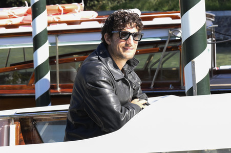 Abfahrt von Louis Garrel vom Hotel Excelsior, Internationale Filmfestspiele von Venedig 2026