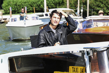 Abfahrt von Louis Garrel vom Hotel Excelsior, Internationale Filmfestspiele von Venedig 2026