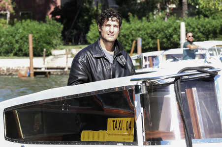 Abfahrt von Louis Garrel vom Hotel Excelsior, Internationale Filmfestspiele von Venedig 2026