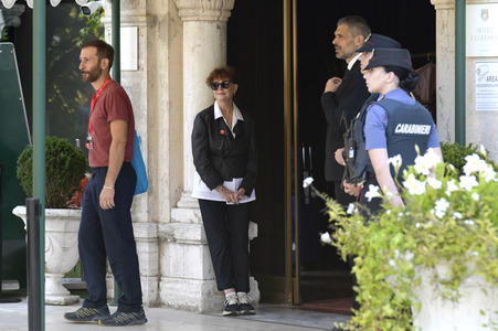 Abfahrt von Susan Sarandon vom Hotel Excelsior, Internationale Filmfestspiele von Venedig 2026