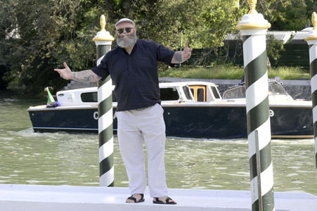 Ankunft vom 'Greta e le favole vere' Cast am Hotel Excelsior, Internationale Filmfestspiele von Venedig 2026