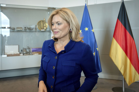 Bundestagspräsidentin Julia Klöckner empfängt den Staatspräsidenten der Vereinigten Arabischen Emirate in Berlin