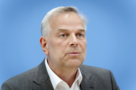 Bundespressekonferenz 'AfD - Auswirkungen der Landtagswahlen in Berlin und Mecklenburg-Vorpommern auf die Bundespolitik' in Berlin