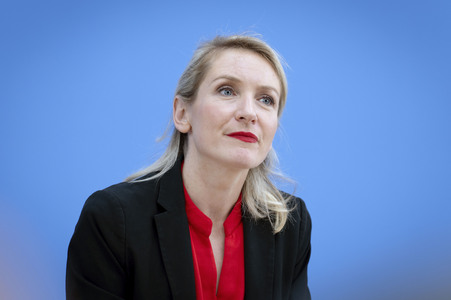 Bundespressekonferenz 'Die Linke - Auswirkungen der Landtagswahlen in Berlin und Mecklenburg-Vorpommern auf die Bundespolitik' in Berlin
