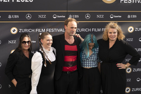 Filmpremiere 'Enjoy Your Stay', Zurich Film Festival 2026