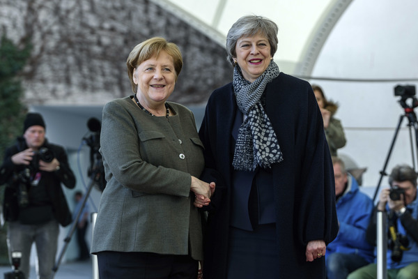 Theresa May zu Brexit Gespräch in Berlin