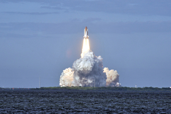 Start des Space Shuttles Atlantis STS-129