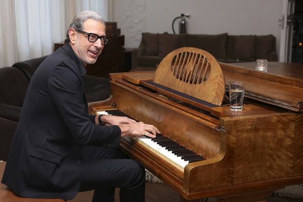 'Independence Day: Wiederkehr' Party in Berlin