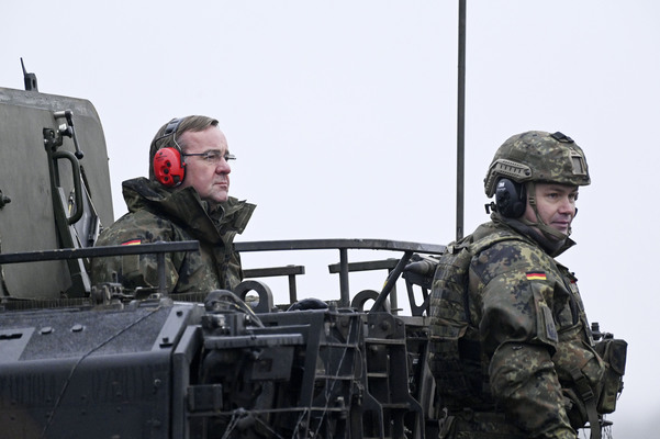 Erster Truppenbesuch des Verteidigungsministers Boris Pistorius