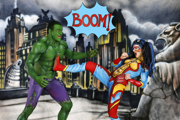 GEEK ART: Hulk vs Iron Quinn Bodypainting