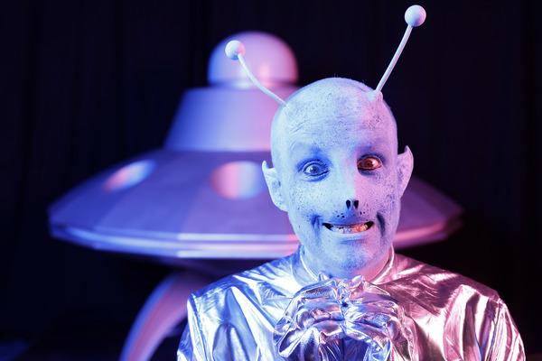 GEEK ART: UFO Bodypainting