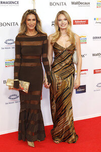 Goldene Bild der Frau 2025 in Hamburg