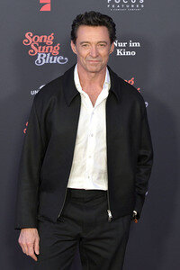 Filmpremiere 'Song Sung Blue' in Berlin