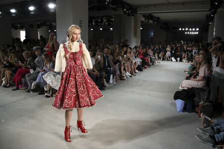 Lena Hoschek Fashion Show auf der Mercedes-Benz Fashion Week Berlin Spring/Summer 2018