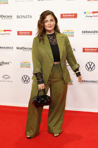 Goldene Bild der Frau 2025 in Hamburg