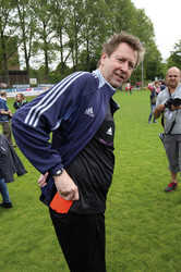 Charity-Fußballspiel 'Kicken mit Herz' in Hamburg