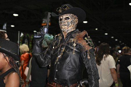 Midsummer Scream - Halloween & Horror Convention in Long Beach