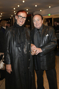 Theaterpremiere 'Carmen darf nicht platzen' in Berlin