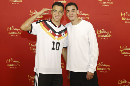 Jamal Musiala bei der Präsentation seiner Wachsfigur in München