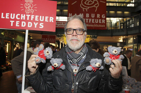 22. Charity Teddybären Verkauf in Hamburg