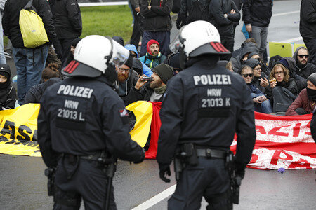 Demonstrationen gegen den AfD Bundesparteitag in Köln